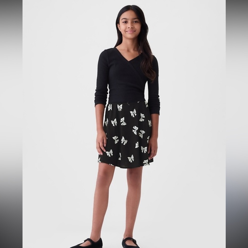 Girls crepe bow skirt